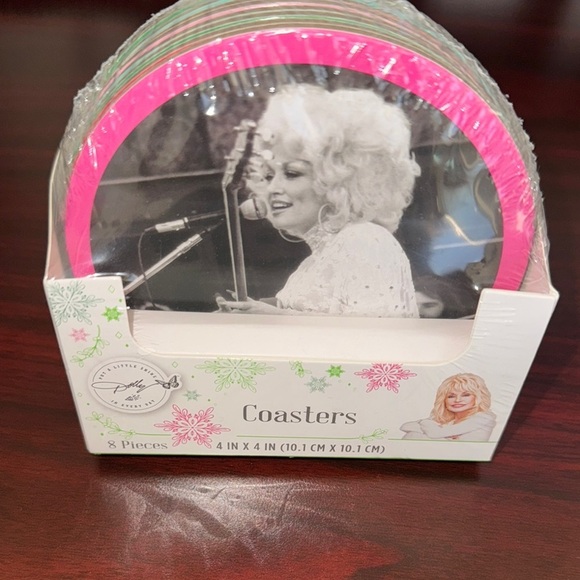 Dolly Parton Bar Accessories Set for Dining - Picture 3 of 3